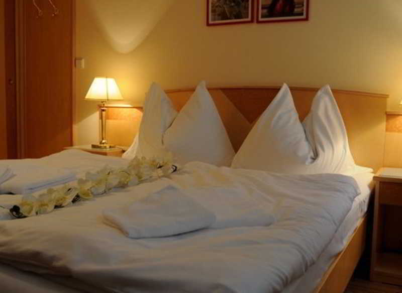 Hotel Maltezsky Kriz Karlovy Vary Ngoại thất bức ảnh