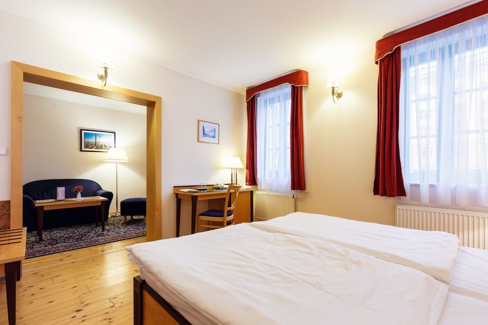 Hotel Maltezsky Kriz Karlovy Vary Ngoại thất bức ảnh