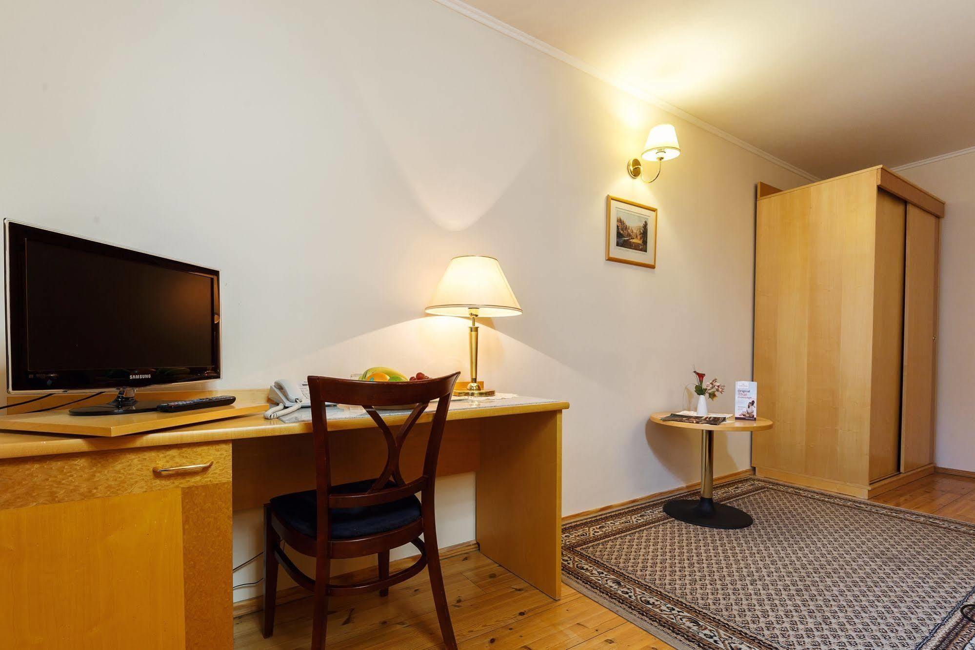 Hotel Maltezsky Kriz Karlovy Vary Ngoại thất bức ảnh