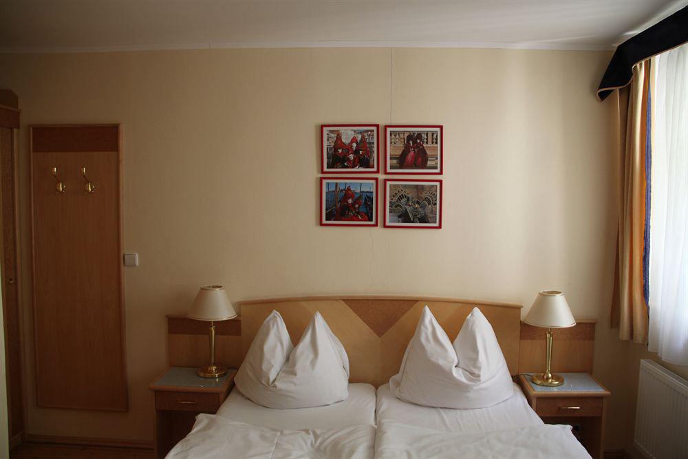 Hotel Maltezsky Kriz Karlovy Vary Ngoại thất bức ảnh