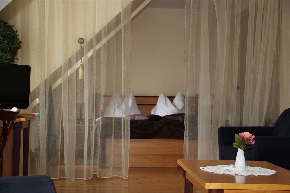 Hotel Maltezsky Kriz Karlovy Vary Ngoại thất bức ảnh